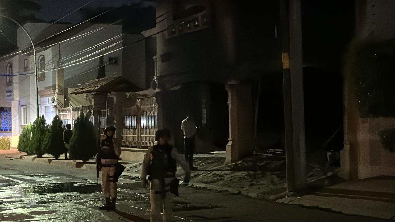 $!Incendian y vandalizan vivienda de la colonia Chapultepec, en Culiacán