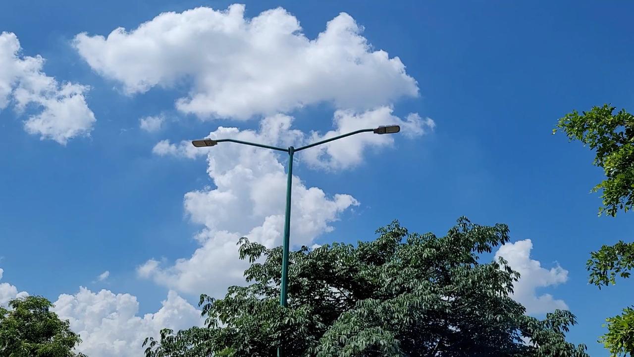 $!Los niños de Alturas del Sur no pueden salir al parque porque no hay luz en las noches