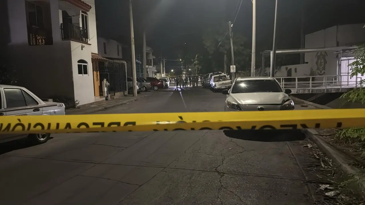 $!Asesinan a balazos a mujer en Infonavit Barrancos, en Culiacán