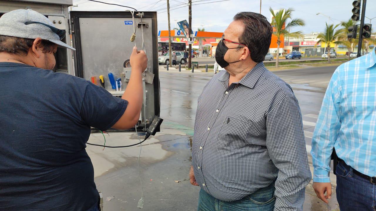 $!Ante quejas, modifican operación semáforos de la Buelna-La Marina, en Mazatlán