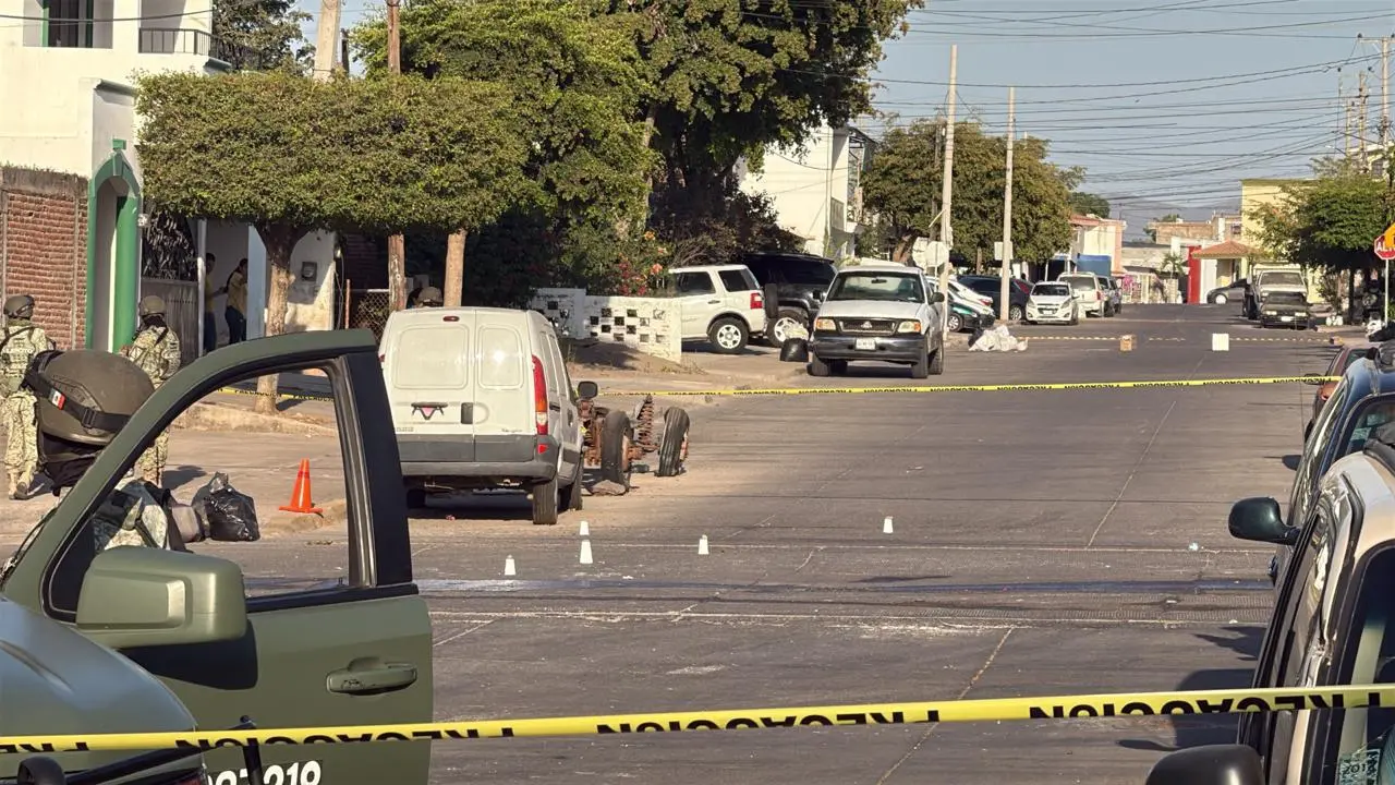 $!Atacan a balazos vivienda de lujo en la colonia Salvador Alvarado, en Culiacán