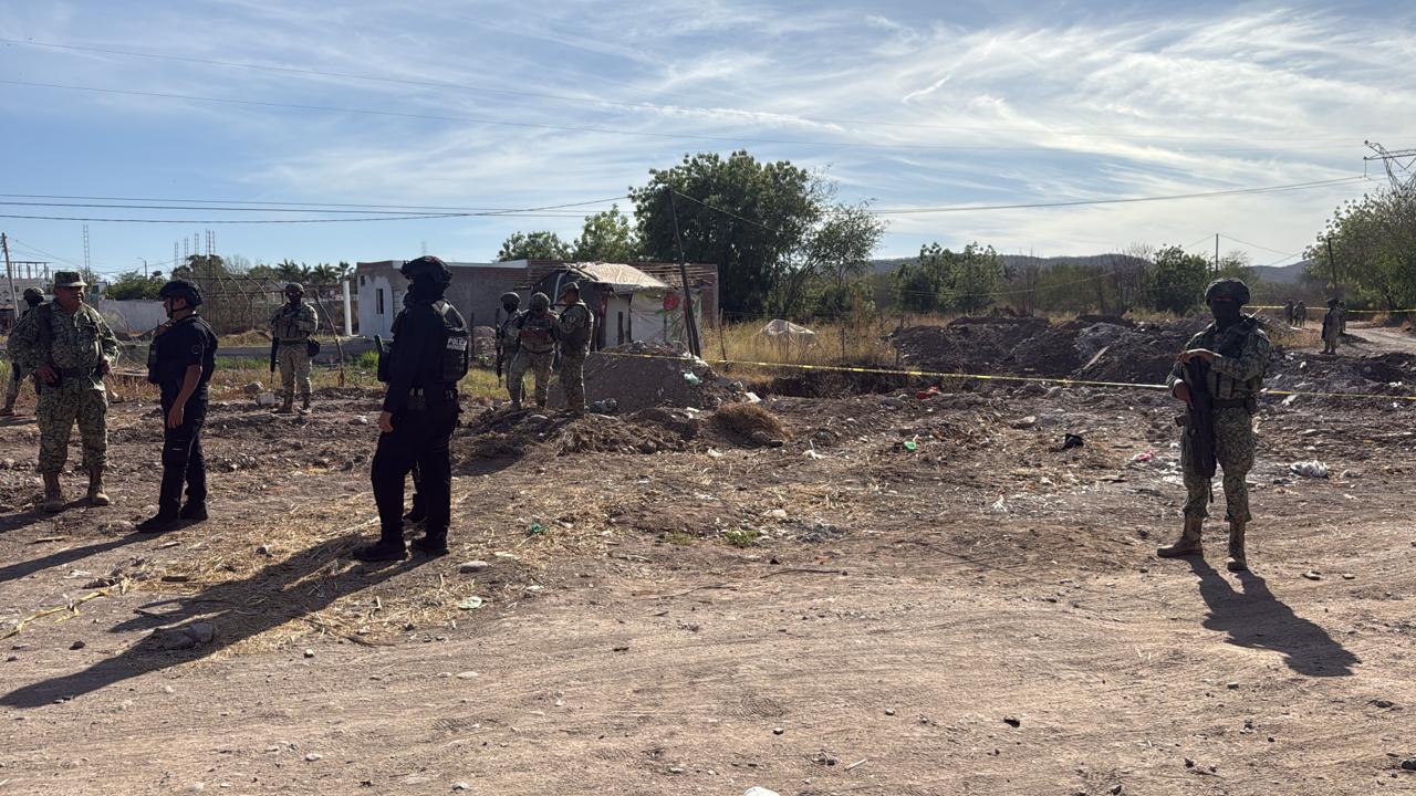 $!Hallan cuerpo envuelto en cobijas en predio baldío en Jardines de la Sierra, al norte de Culiacán