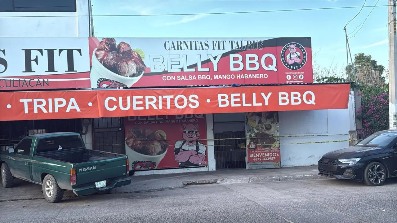 $!Atacan a balazos a un hombre dentro de un negocio de carnitas en la Colonia Emiliano Zapata, en Culiacán