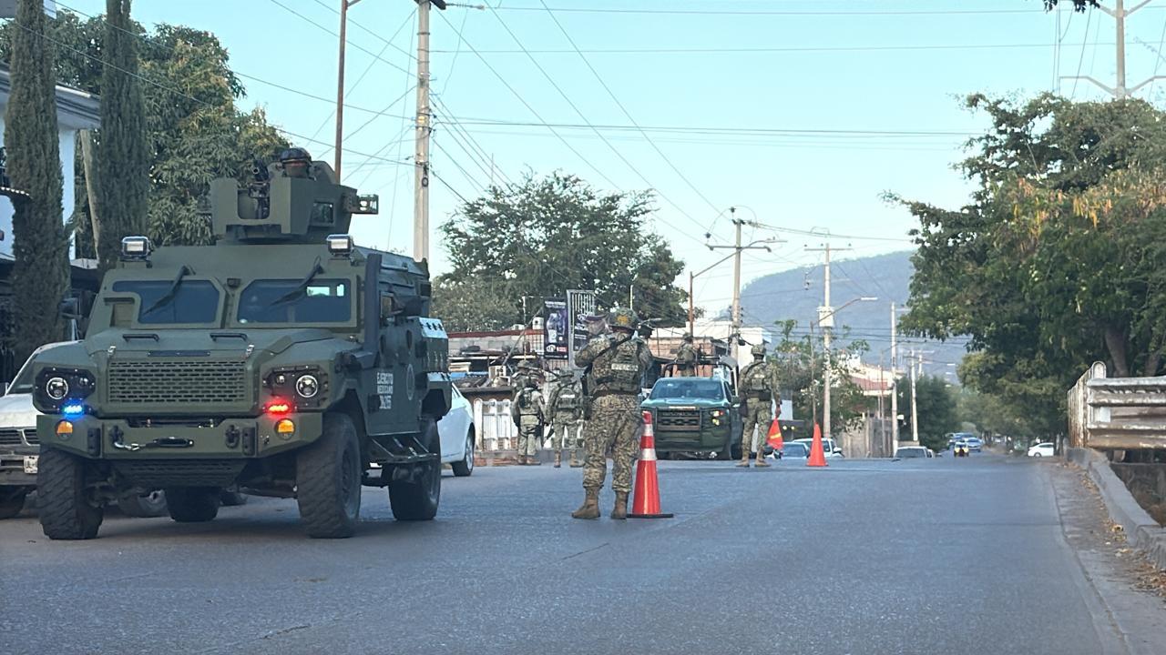 $!Atacan a balazos a un hombre dentro de un negocio de carnitas en la Colonia Emiliano Zapata, en Culiacán