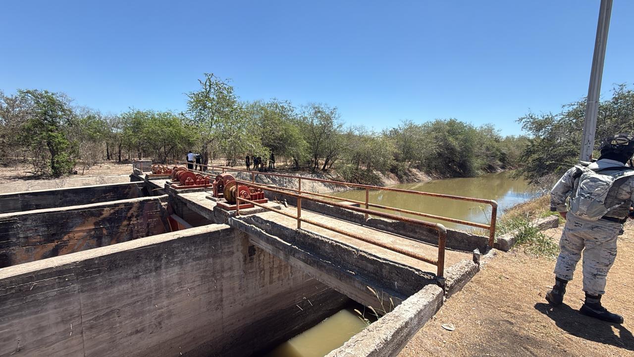 $!Hallan a una persona sin vida dentro de canal San Lorenzo, al sur de Culiacán