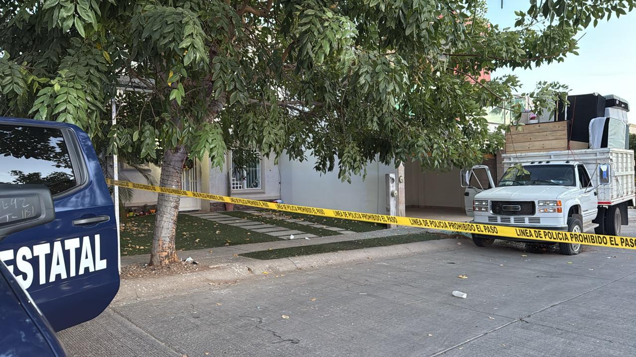 $!Balean un domicilio y camión de mudanza en fraccionamiento Stanza Cantabria, en Culiacán