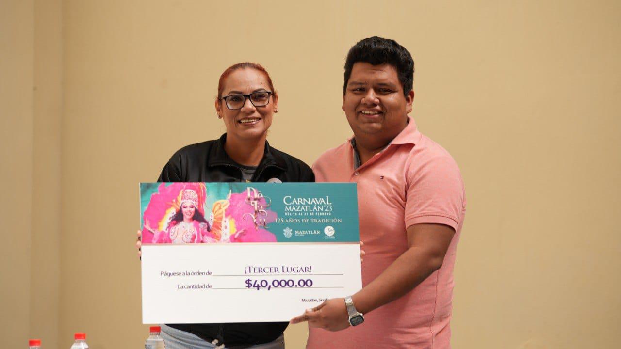 $!‘Imperio y Fiesta’ gana concurso de comparsas del Carnaval de Mazatlán 2023