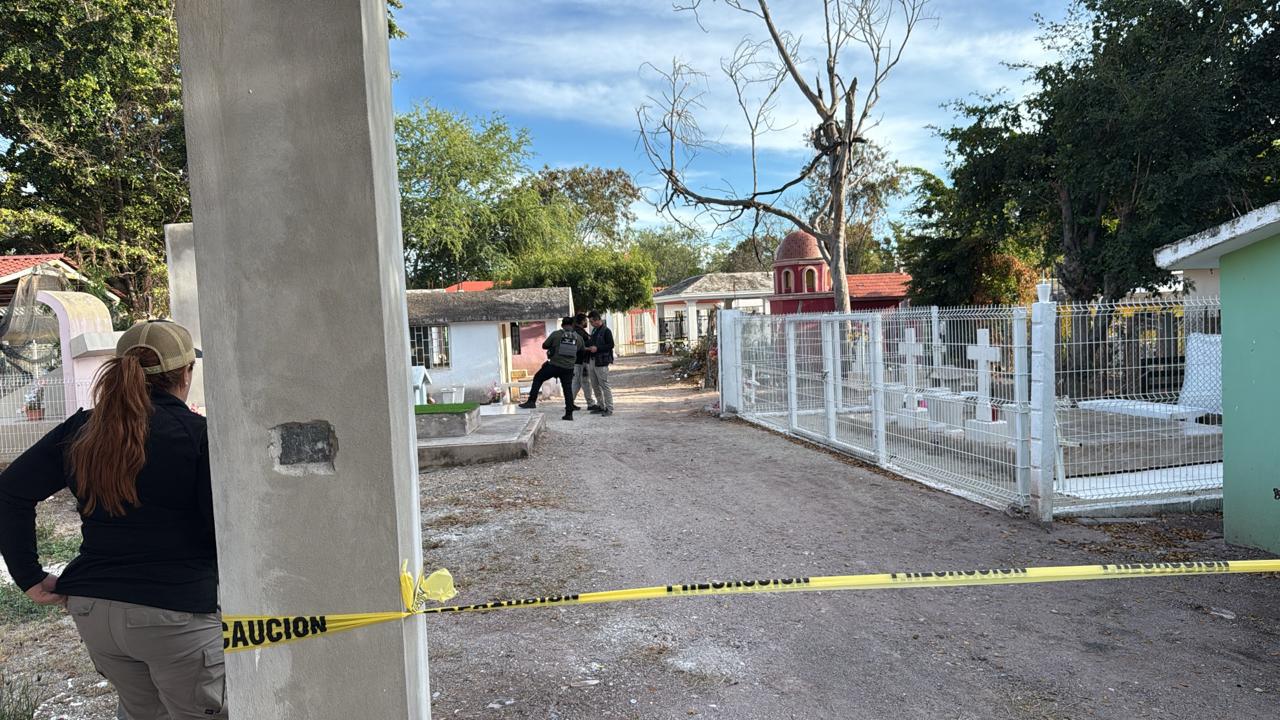 $!Hallan restos humanos arrojados en el panteón de la sindicatura de El Tamarindo, al norte de Culiacán