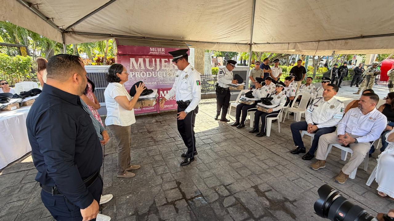 $!Refuerzan seguridad en Mazatlán con 19 millones de pesos en patrullas y uniformes