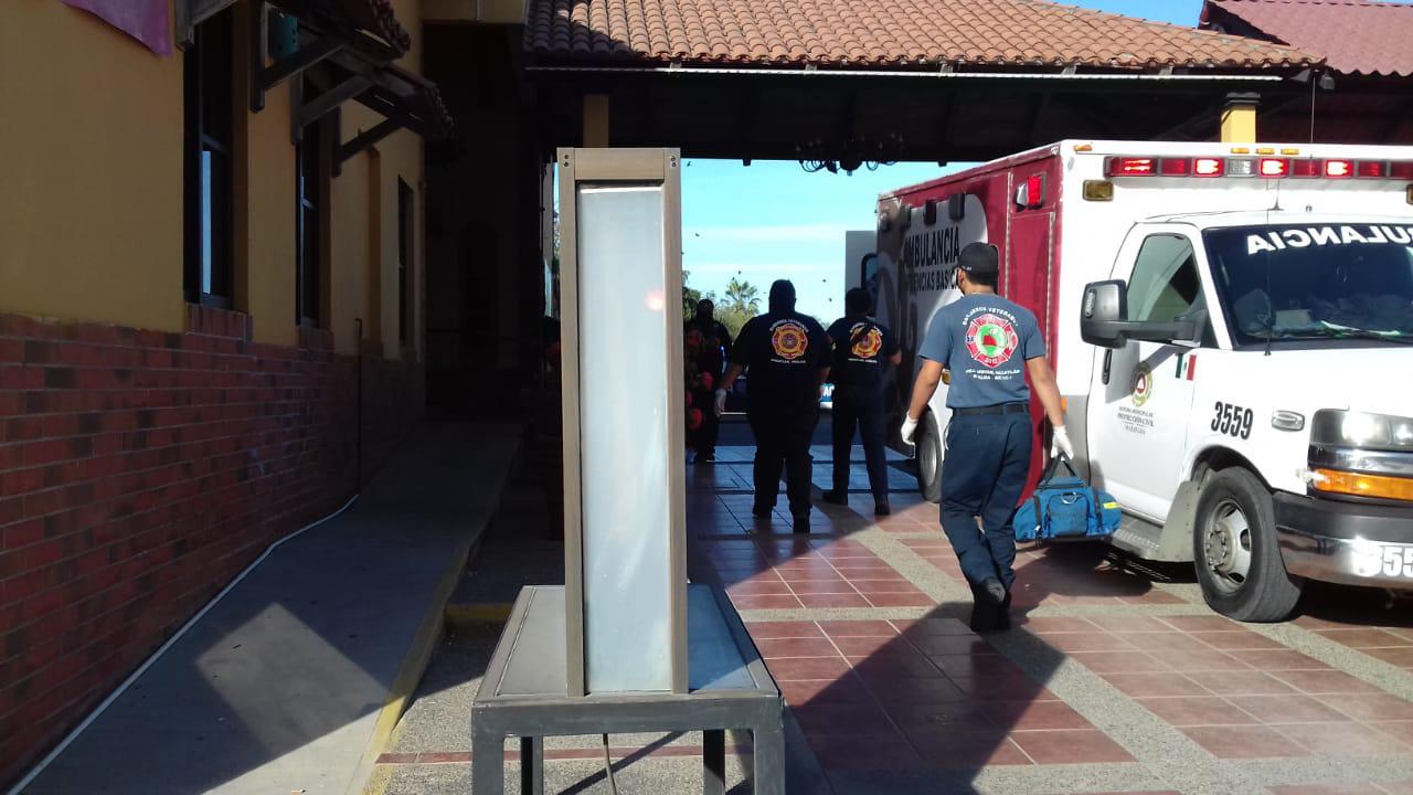 $!Ataque a balazos en zona turística de Mazatlán deja un muerto y una mujer herida