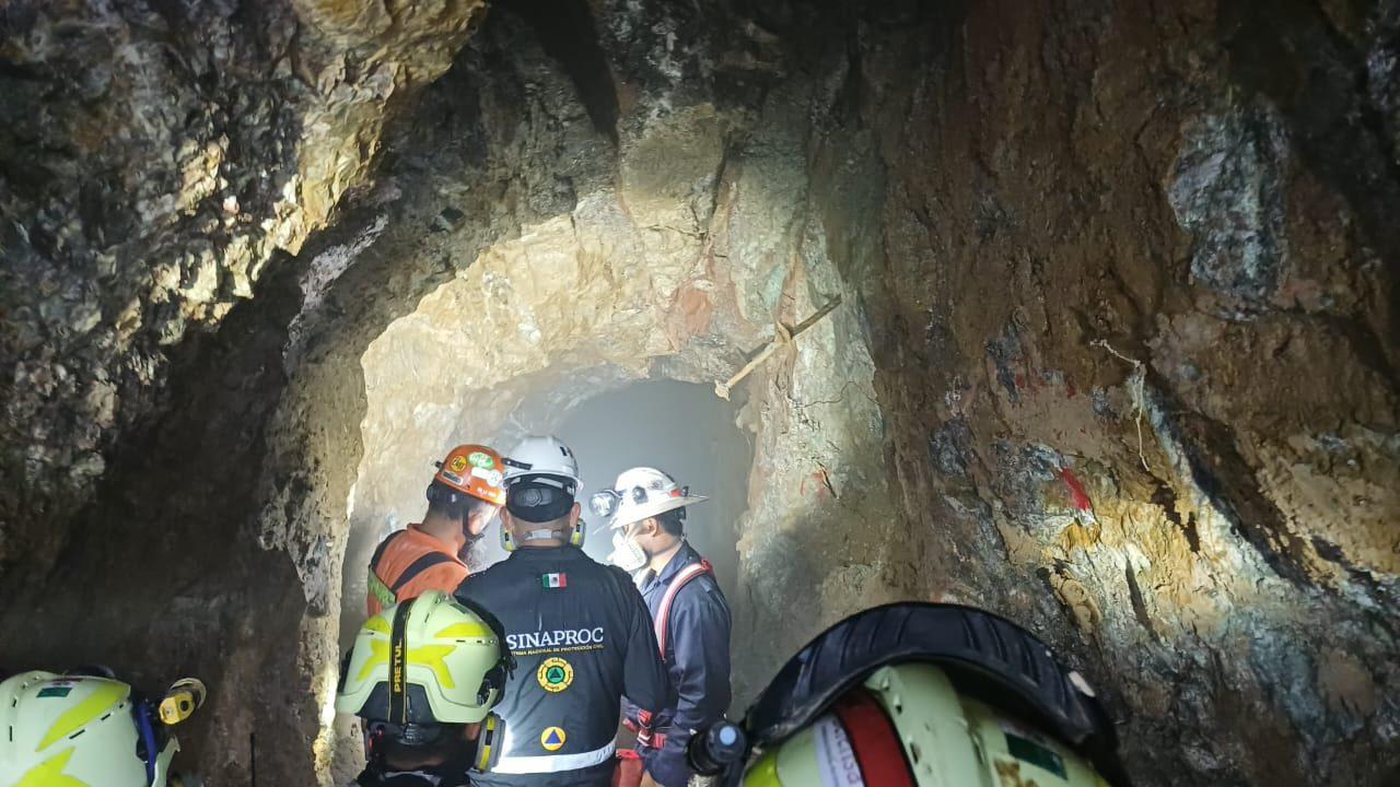 $!Se cumple un mes del accidente en mina de Rosario donde permanece atrapado Isidro Beltrán