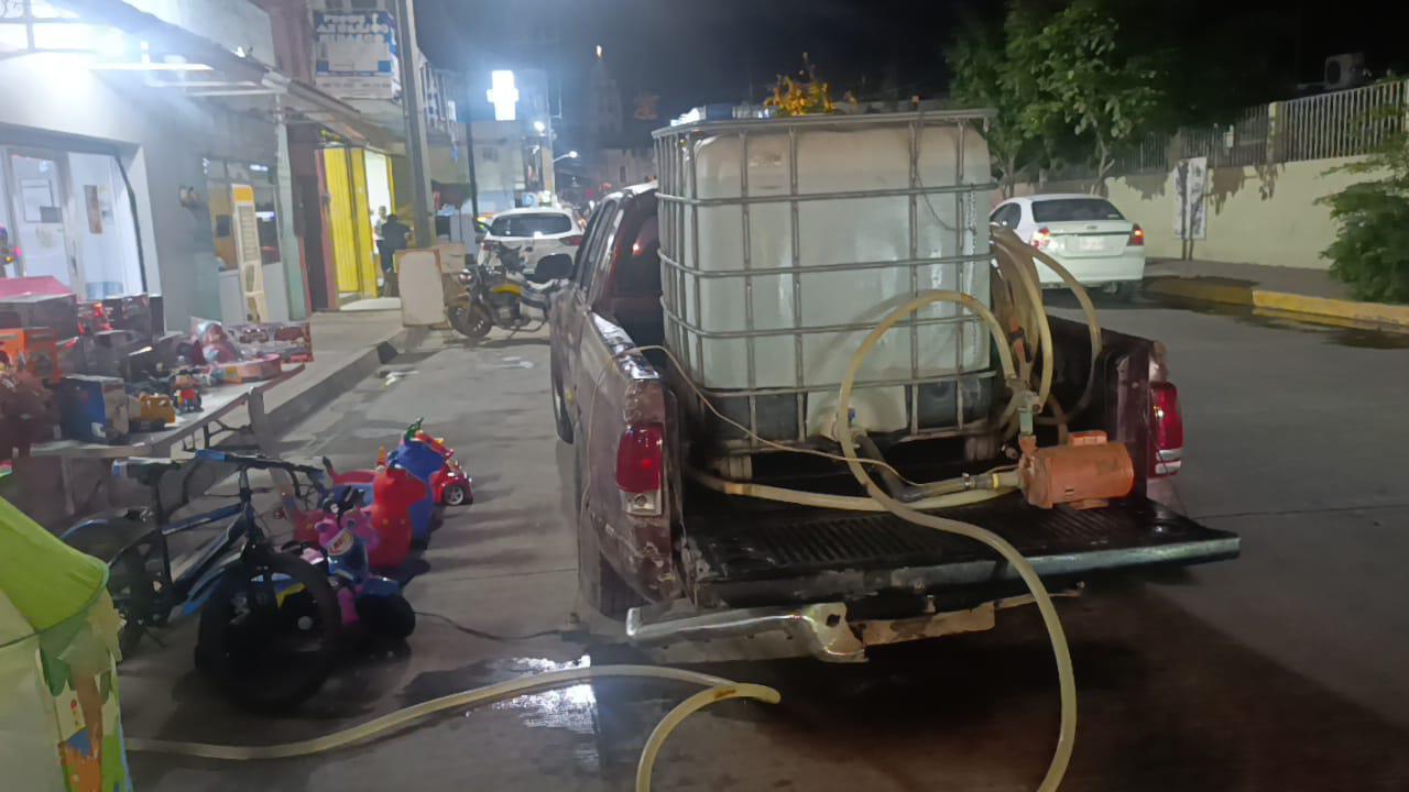 $!Tras 15 días de fallas, en Escuinapa prometen que este martes se reanuda el suministro de agua