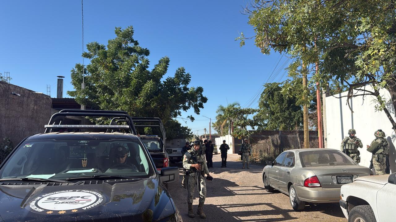 $!Localizan a un hombre sin vida envuelto en cobijas en Villa Fontana, en Culiacán