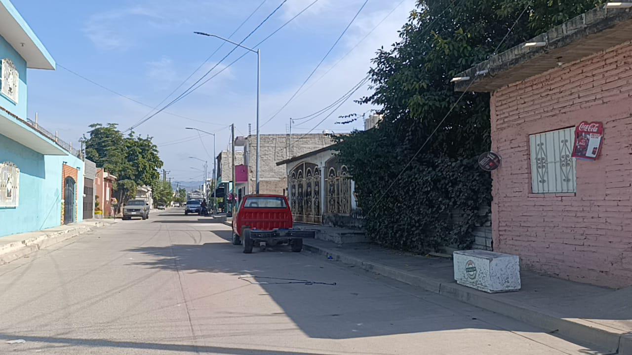 $!Tienen vecinos de la Emiliano Zapata, en Escuinapa, 9 días sin que pase el camión recolector de basura