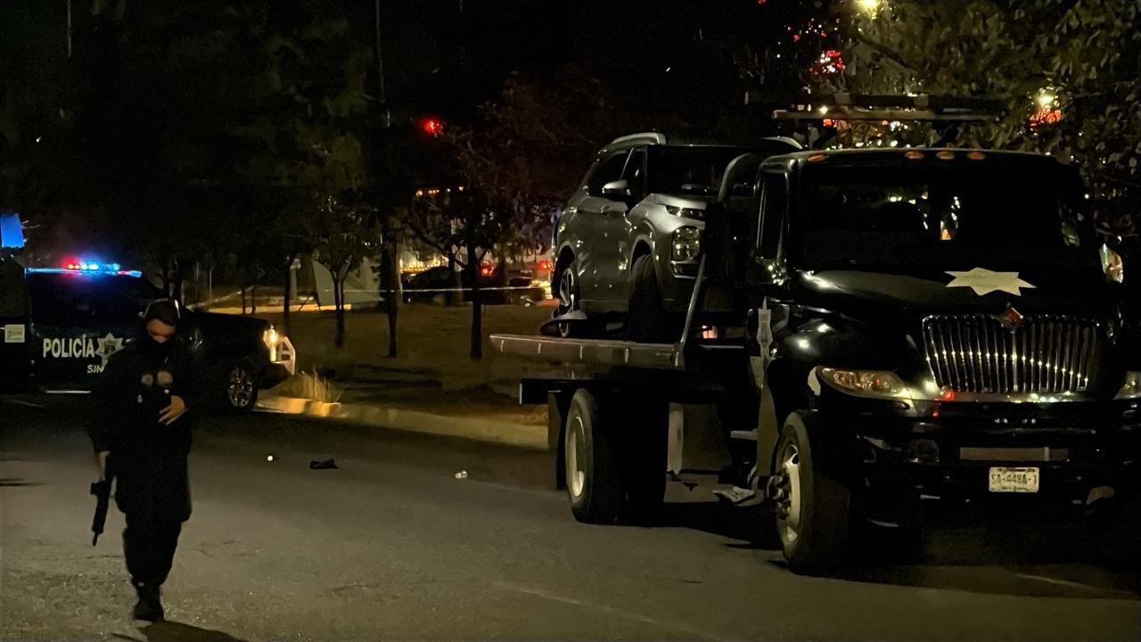 $!Persecución de policías deja un detenido y dos patrullas dañadas en Culiacán