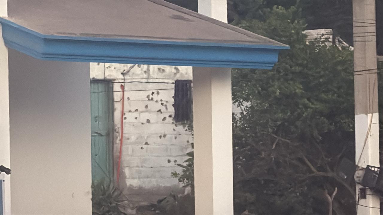 $!Mantienen sitiado Dautillos, Navolato, tras enfrentamiento entre marinos y civiles armados