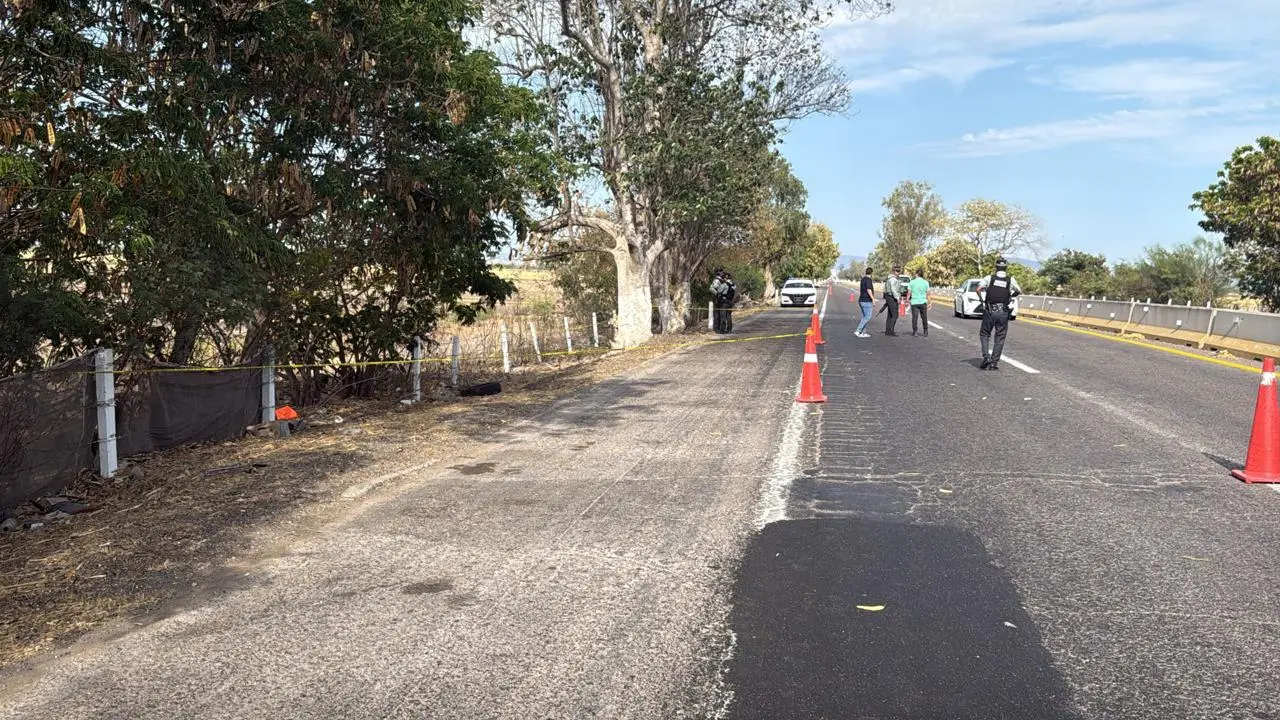 $!Hallan a un hombre asesinado y con mensaje a la orilla de La Costerita, en Culiacán