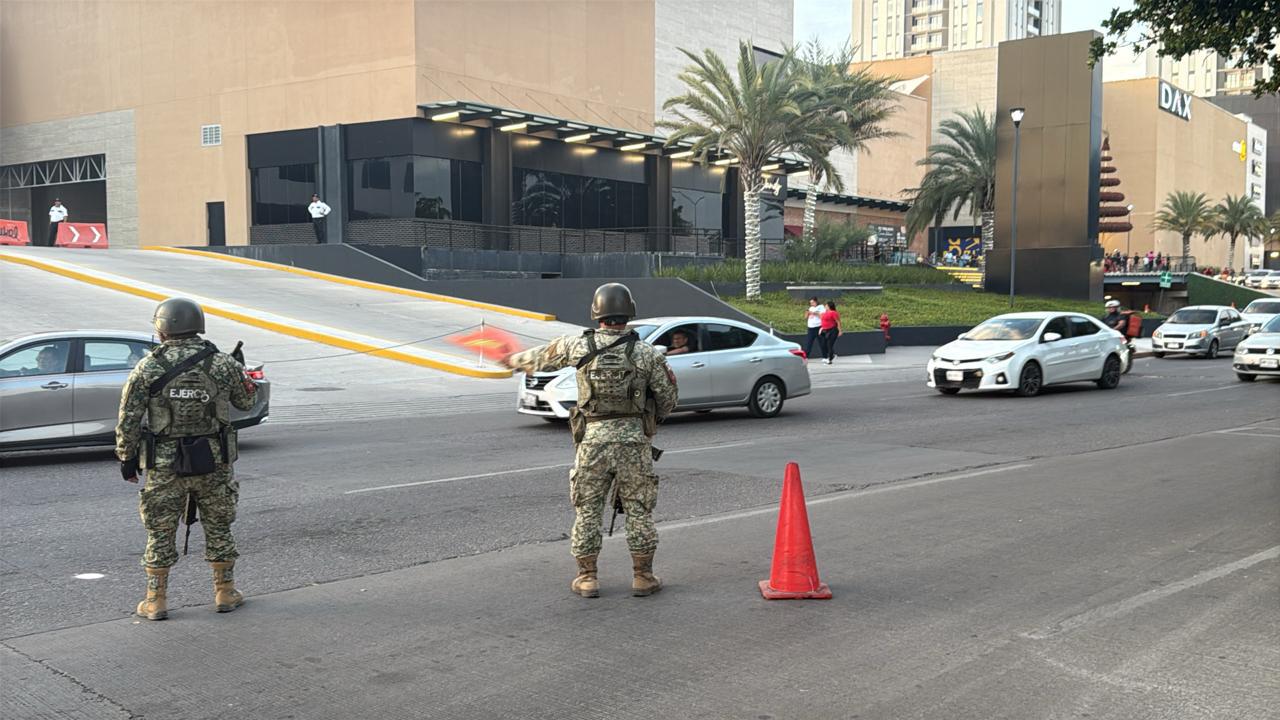 $!Persiguen y asesinan a dos jóvenes hombres en el sector Tres Ríos de Culiacán