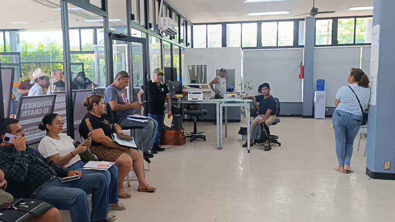 $!Aprovechan en Escuinapa programa de descuentos en Recaudación