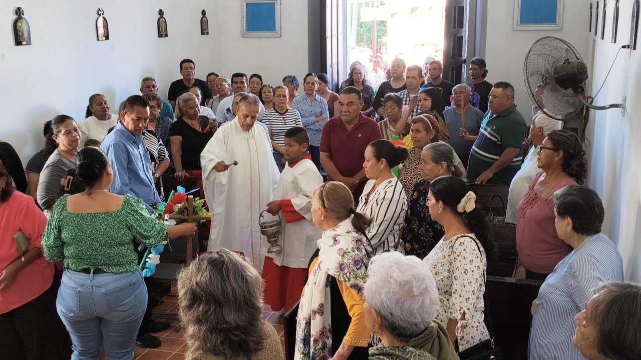 $!Albañiles de Rosario honran a la Santa Cruz y piden protección en su labor