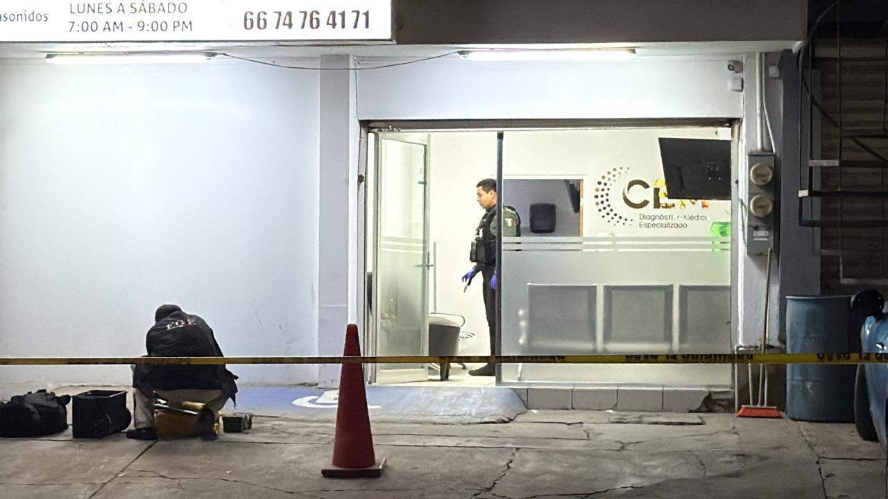 $!Asesinan a doctor en su clínica en la sindicatura de Costa Rica, al sur de Culiacán
