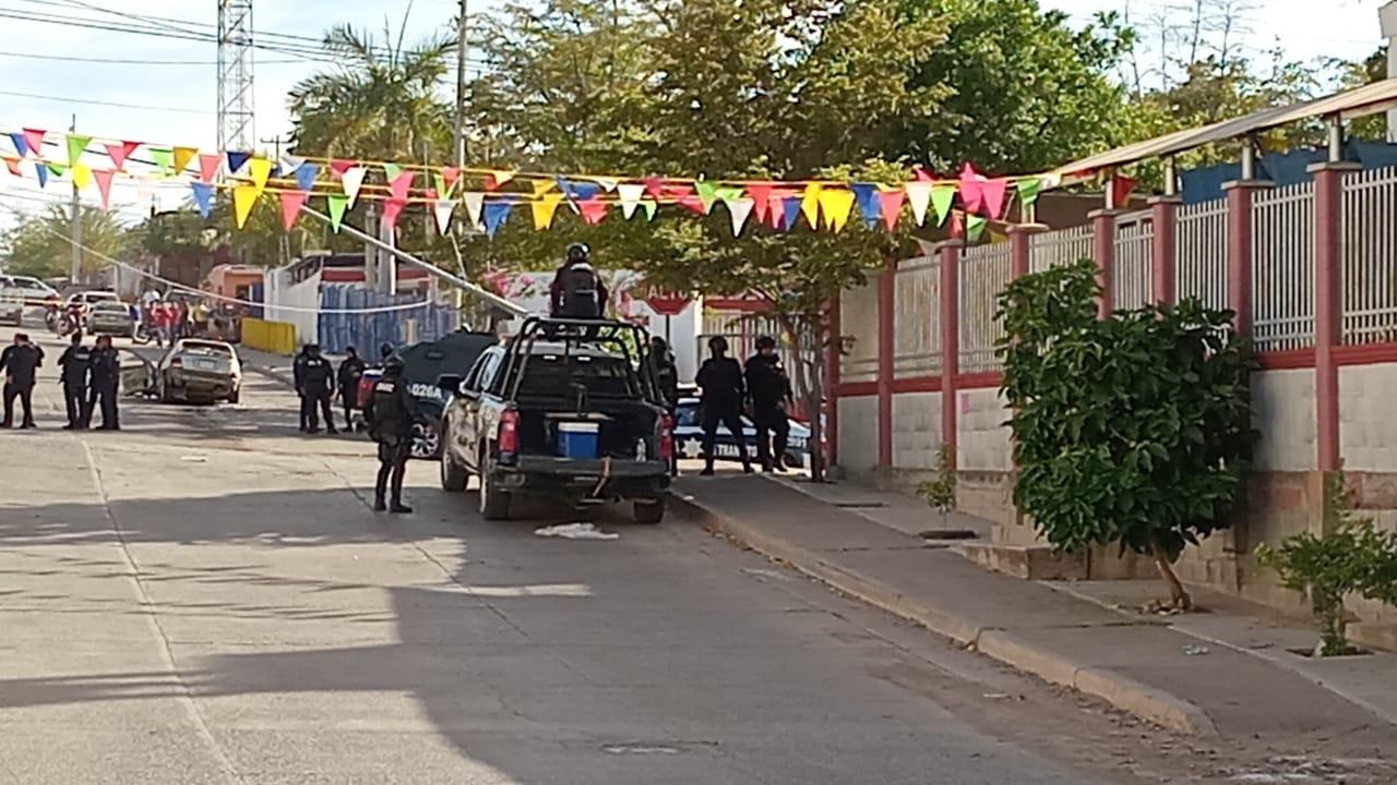 $!Choca patrulla contra vehículo cuando perseguía a grupo armado en Culiacán