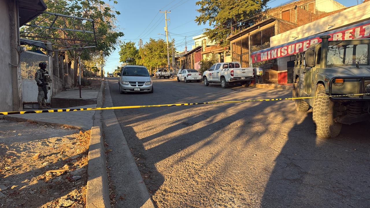 $!Persecución al sur de Culiacán deja dos detenidos y una camioneta asegurada