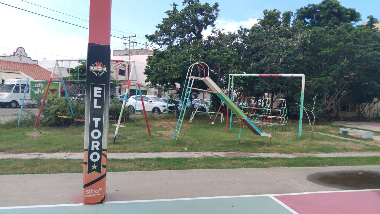 $!Continúa problema de basura en el fraccionamiento El Toro, en Mazatlán