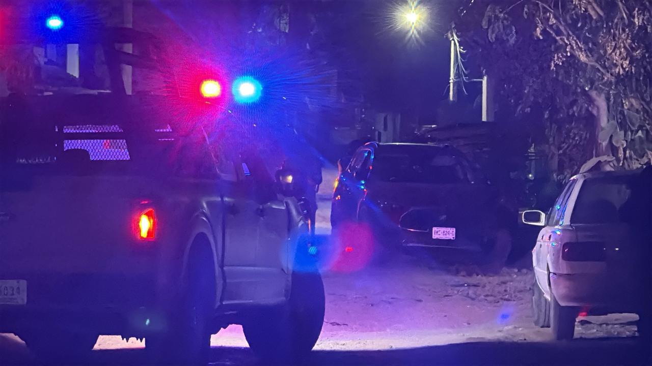 $!Persecución y balacera en el campo El Diez deja una camioneta dañada