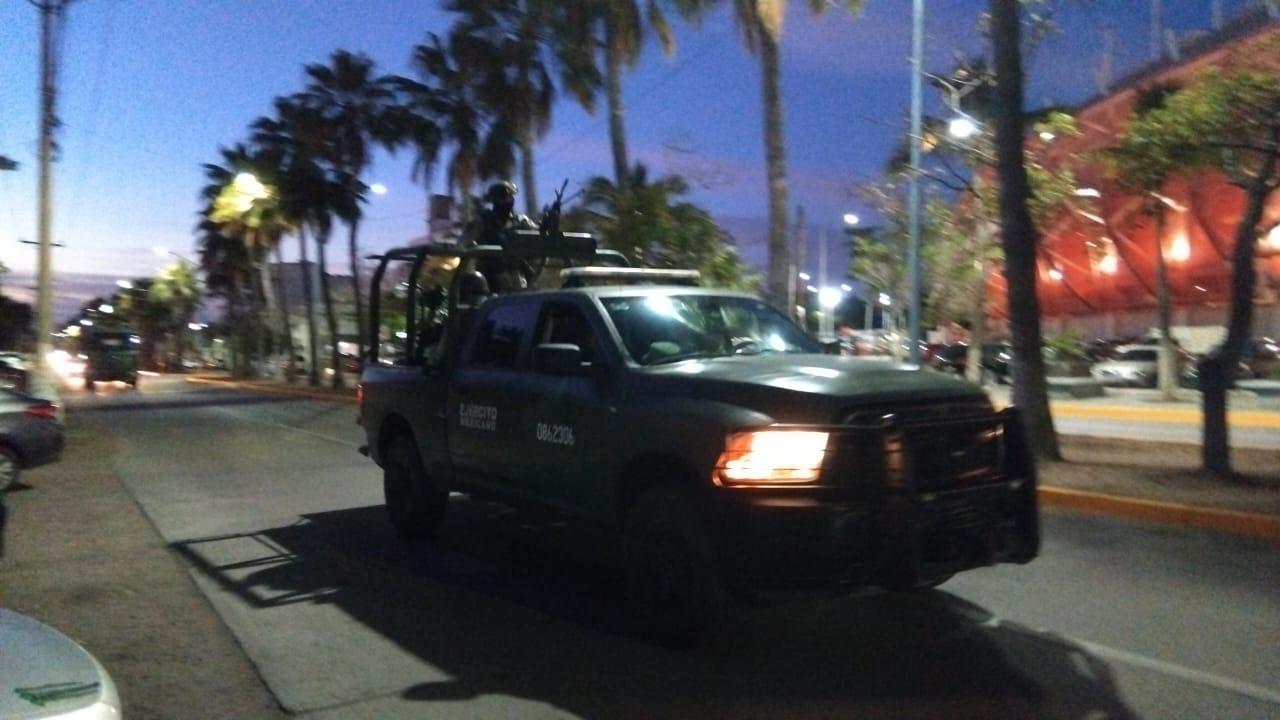 $!Blindan elementos de seguridad el Teodoro Mariscal previo a la coronación de la Reina de los Juegos Florales