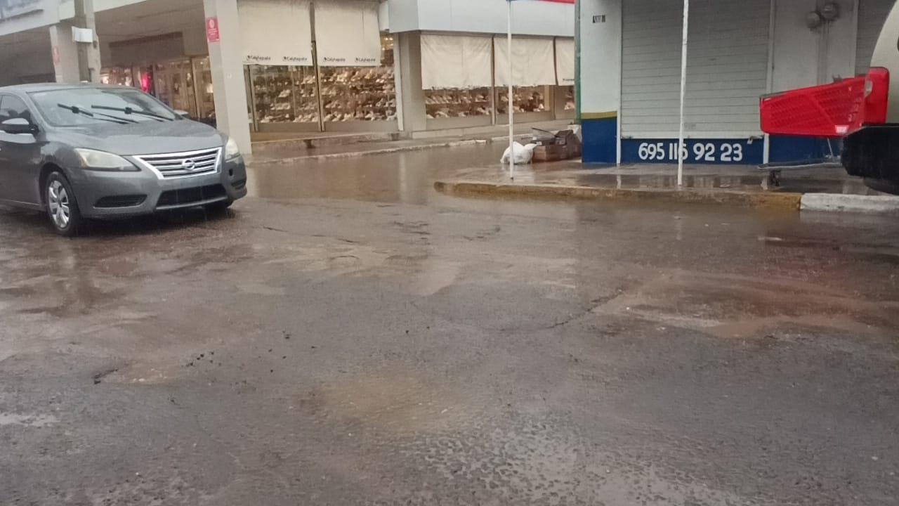 $!Lluvias dañan reencarpetado de avenida en Escuinapa