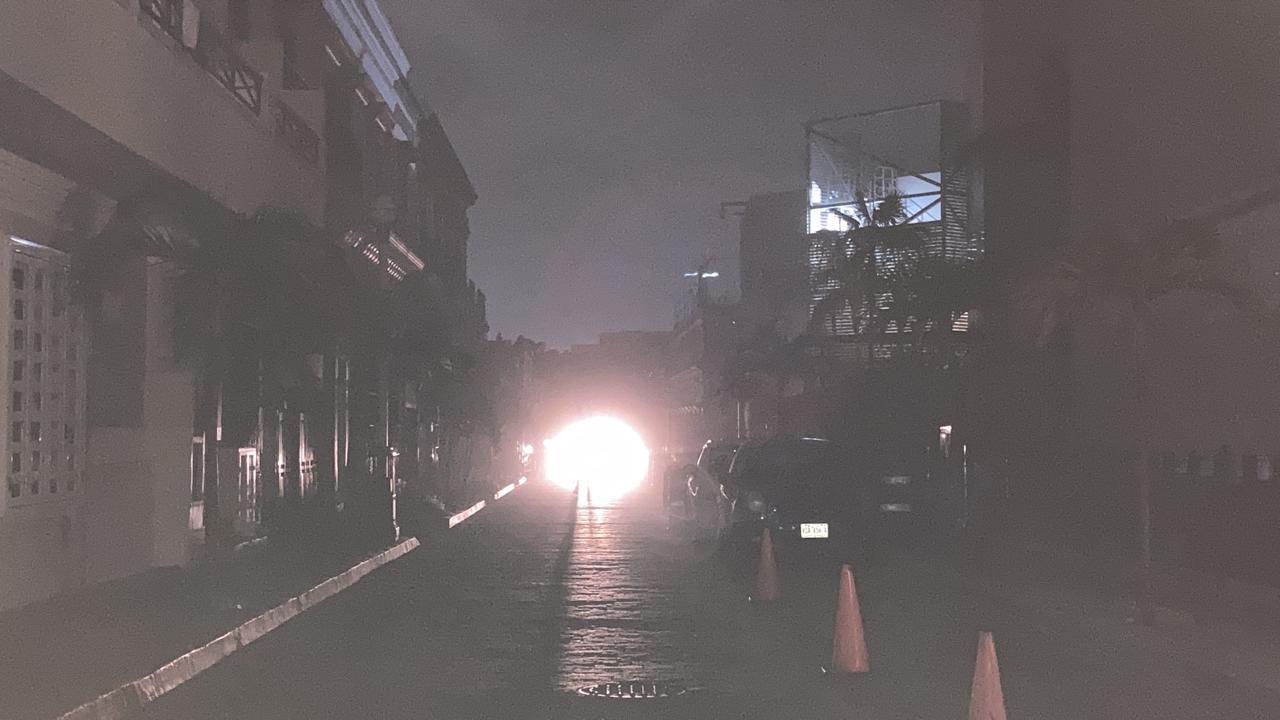 $!Más apagones en Mazatlán; se quejan familias y comerciantes del Centro