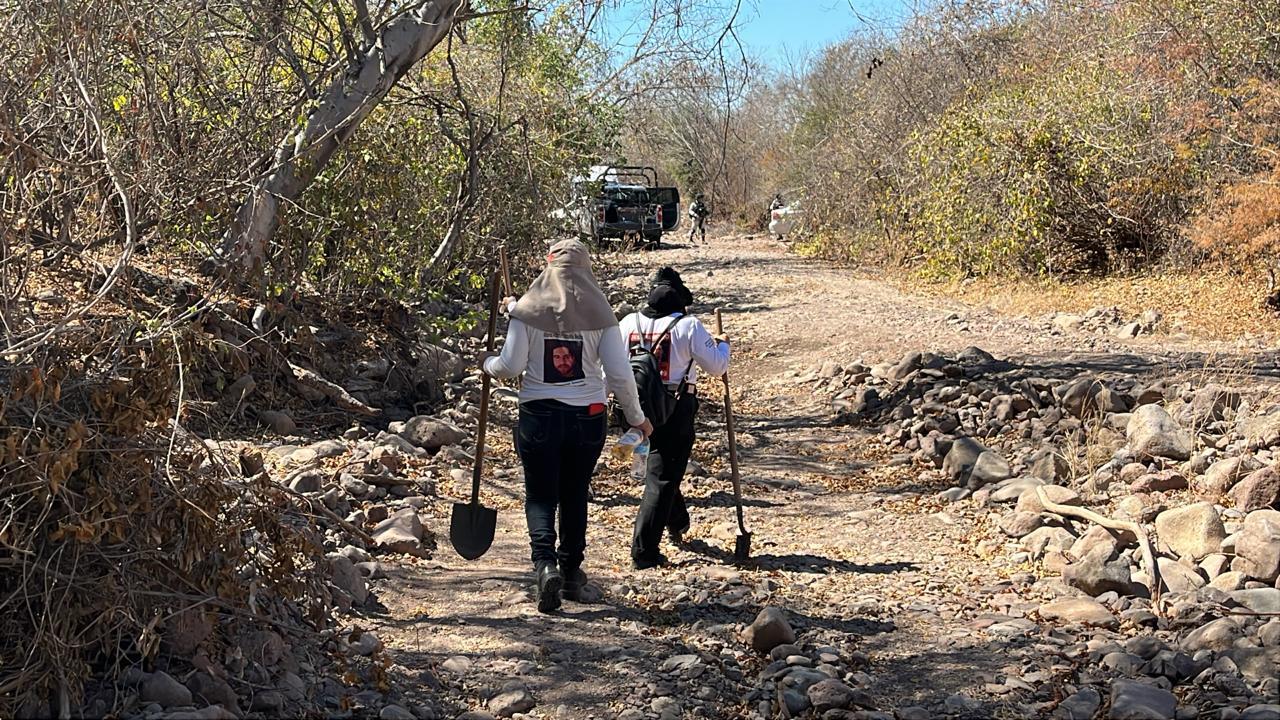$!Localiza colectivo restos óseos humanos en La Pedrera, al sur de Culiacán