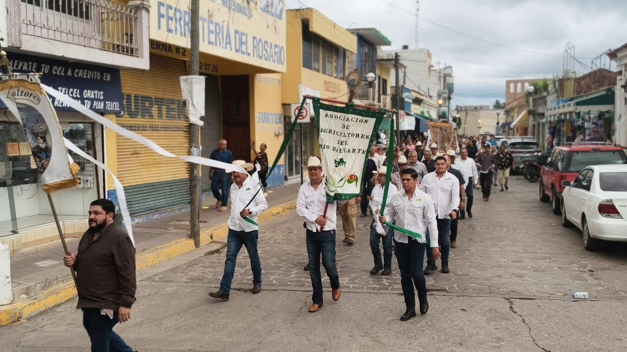 $!Agricultores piden a la Virgen del Rosario que le vaya bien al sector y al Municipio
