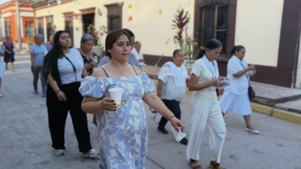 $!Fieles se niegan a dejar morir festividad de la Virgen de la Candelaria de El Jumate, en Rosario