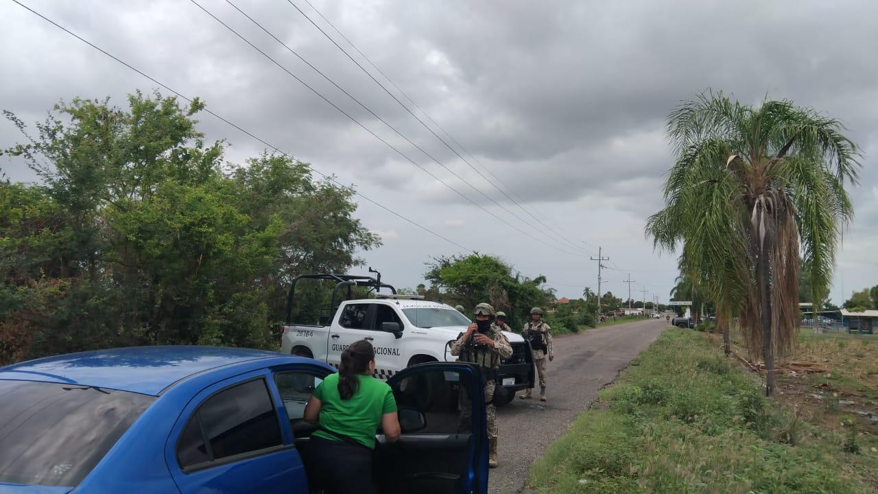 $!Van 6 muertos tras enfrentamiento entre militares y civiles en Quilá, en Culiacán; confirman aseguramiento de vehículos y armas