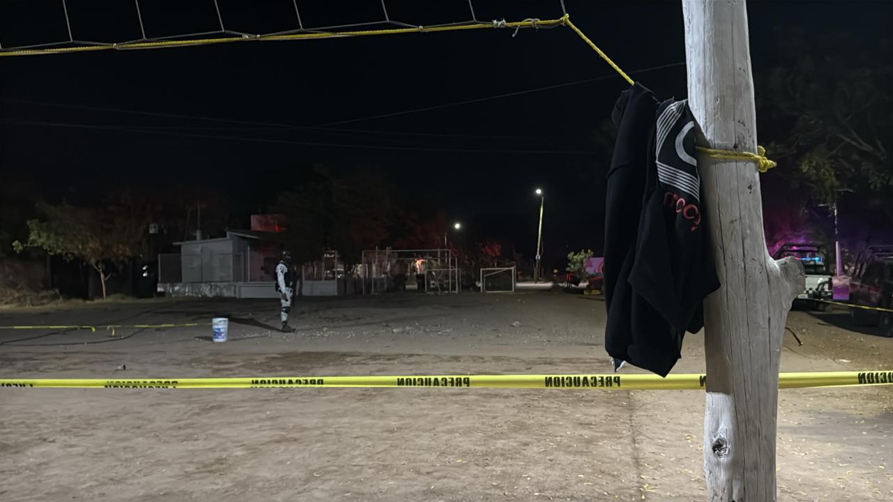 $!Muere joven tras ataque a balazos en canchas de voleibol en Los Mezcales, en Culiacán