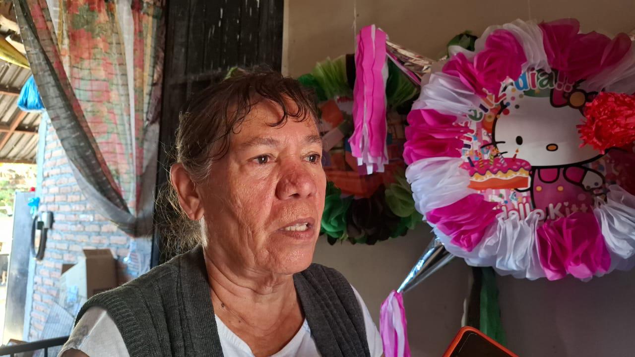 $!Desde 1976, María del Socorro mantiene viva la tradición de las piñatas en el centro de Mazatlán
