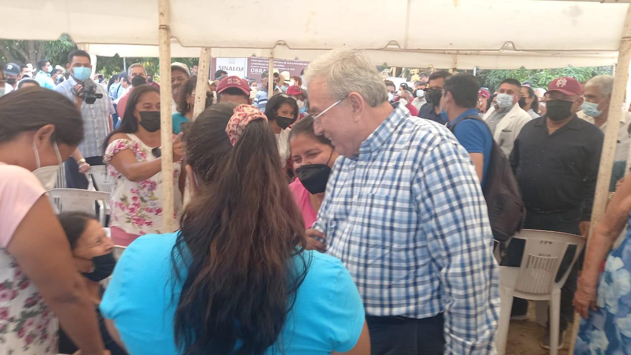 $!Con apoyos a damnificados e inauguración de obras encabeza Rocha su primera gira por el sur de Sinaloa como Gobernador