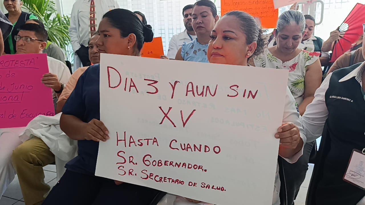 $!Cierran puertas servicios de salud en Escuinapa por falta de pago de quincena