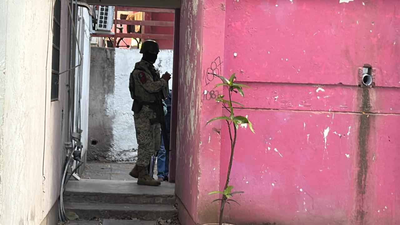 $!Asesinan a Javier Alfonso dentro de un departamento en Infonavit Cañadas, en Culiacán