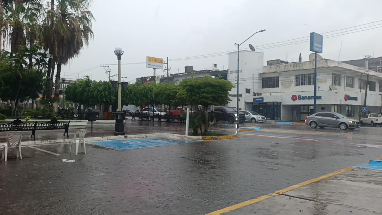 $!Sorprende lluvia a Escuinapa