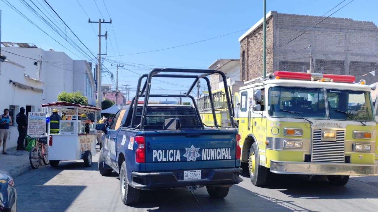 $!Explosión por acumulación de gas deja dos lesionados en un negocio de alimentos en Escuinapa