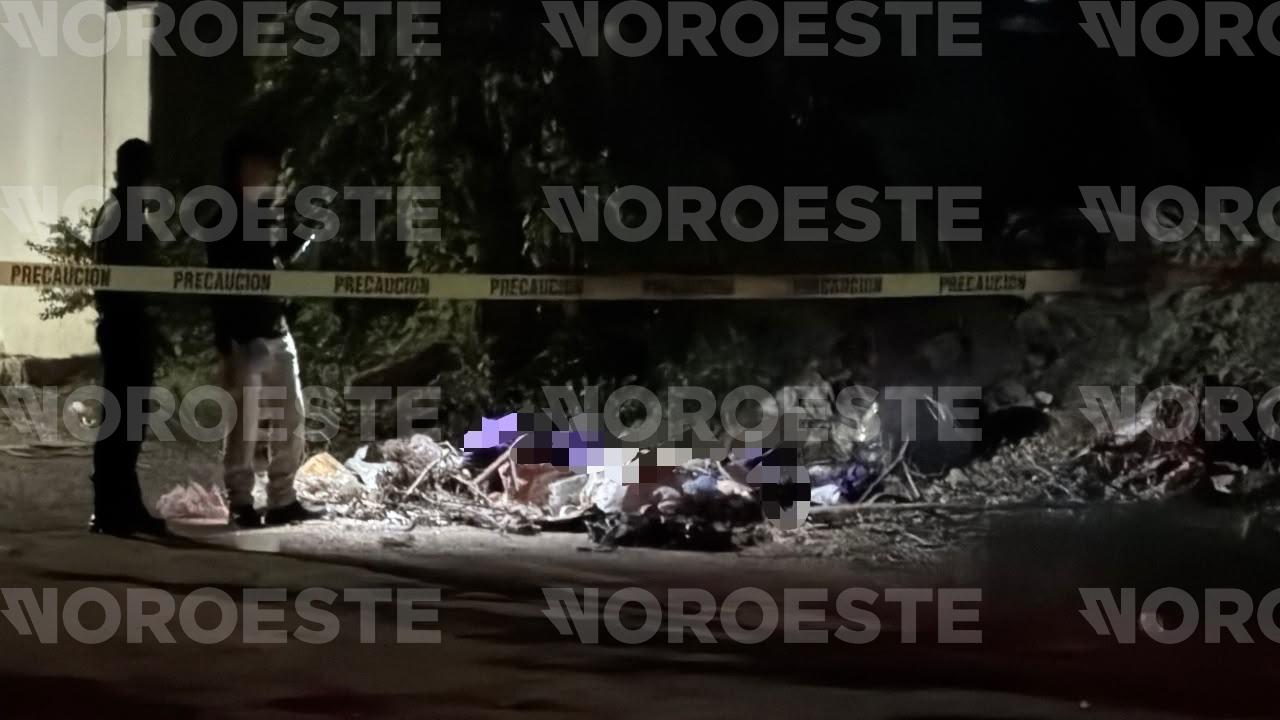 $!En Mazatlán, hallan cuerpo de un hombre envuelto en una sábana en la colonia Mazatlan II