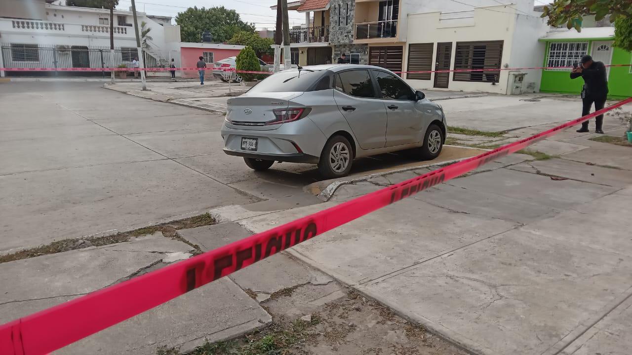 $!Localizan auto de presunto homicida de mujer asesinada en motel de Mazatlán