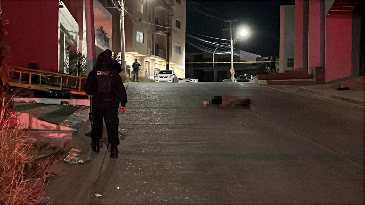 $!Asesinan un hombre y lo envuelven en cobijas en Colinas de San Miguel, en Culiacán