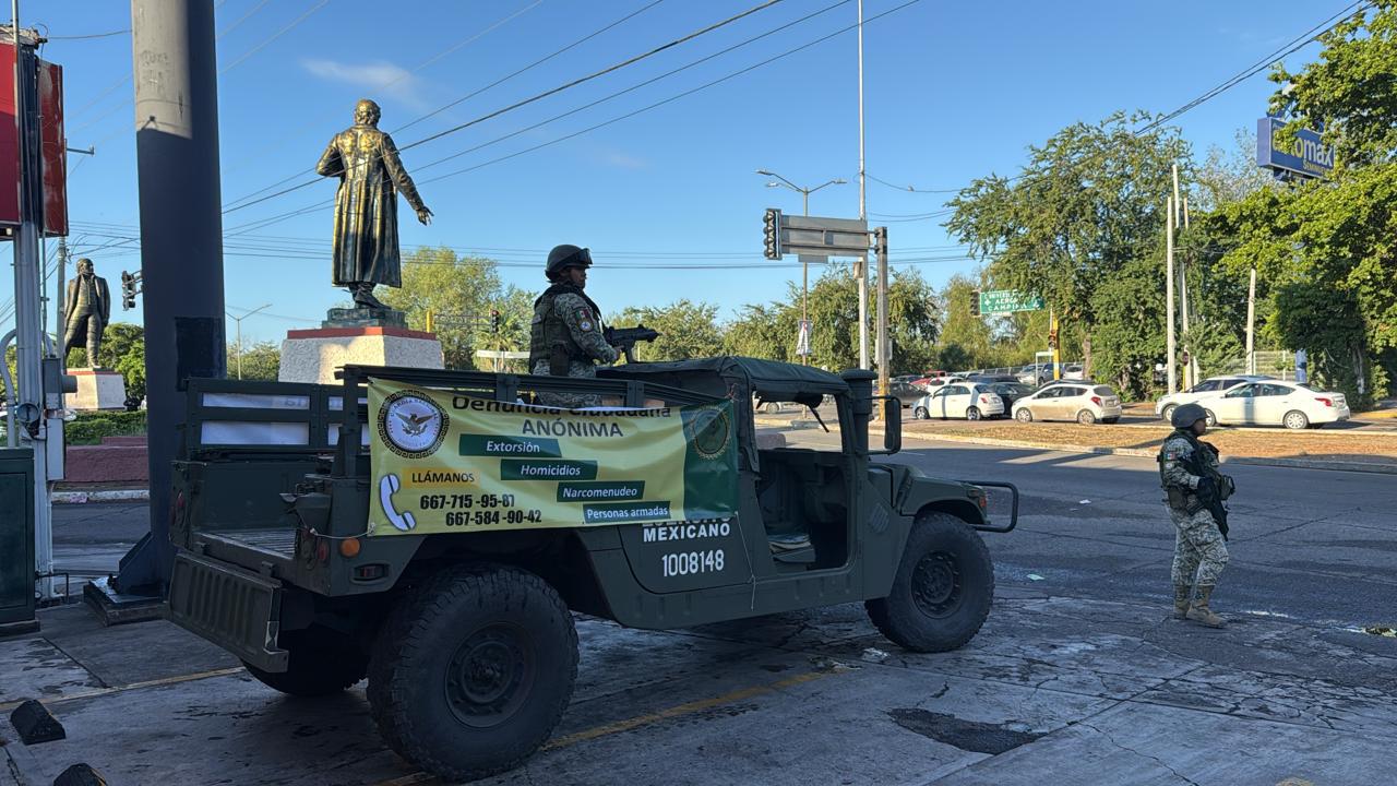 $!Persecución y balacera dejan a un policía y mujer heridos en Las Quintas, Culiacán