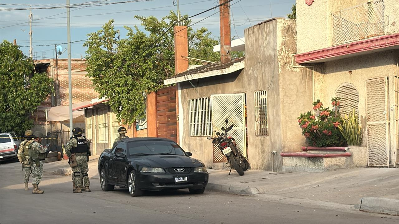 $!Ataque armado deja un herido y daños en dos viviendas de la colonia Guadalupe Victoria, en Culiacán