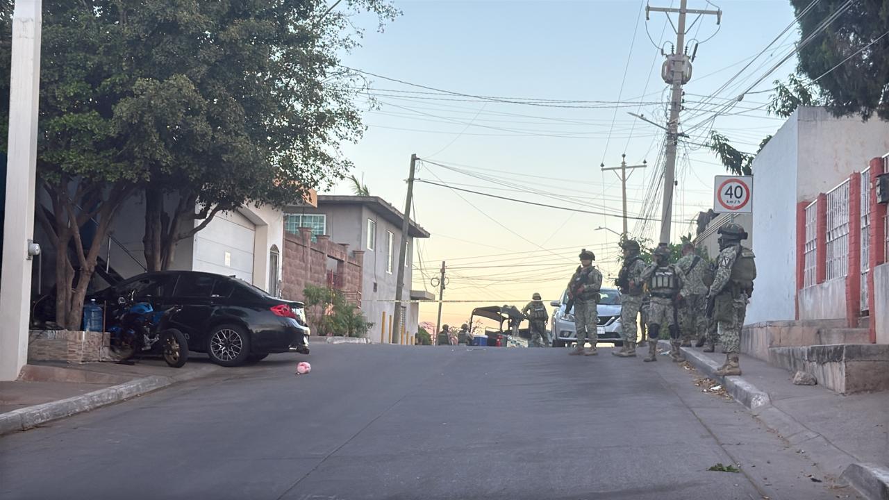 $!Asesinan a un hombre y dejan un peluche rosa en una vivienda en la colonia 10 de Mayo, en Culiacán