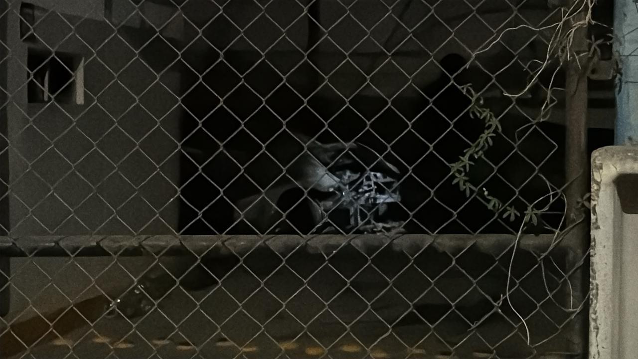 $!Vandalizan autolavado e incendian auto en su interior en sector Santa Elena, Culiacán